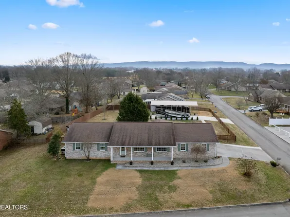 1402 Hartford Ave, Maryville, TN 37803