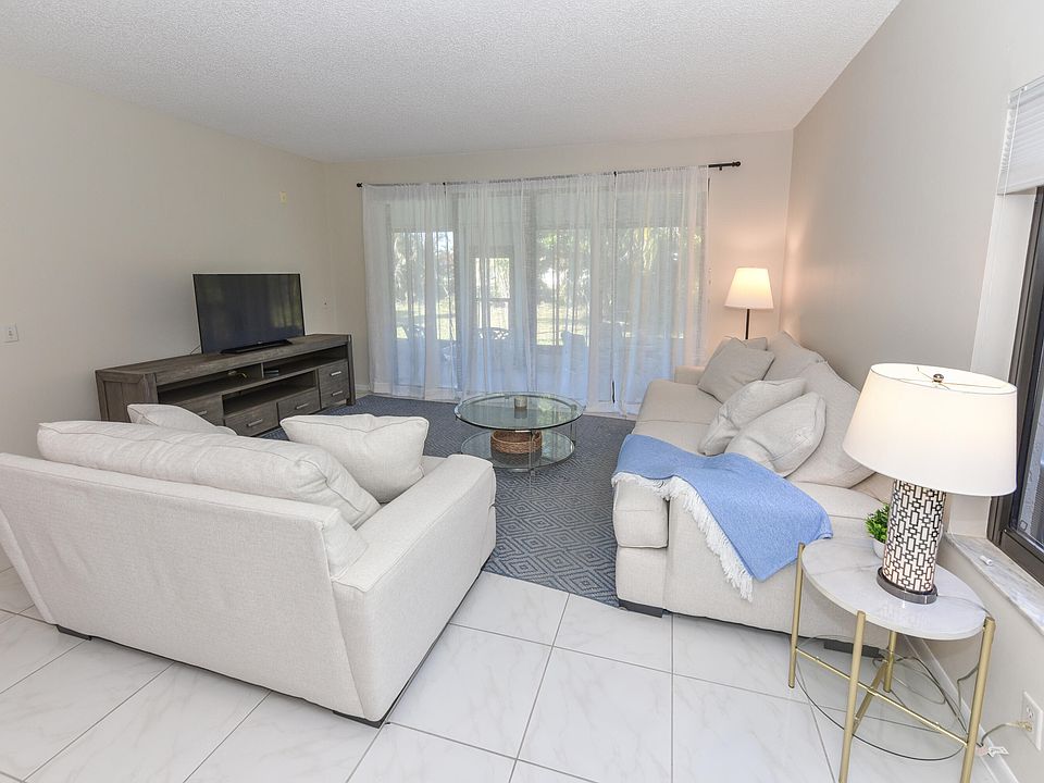 7864 Lexington Club Boulevard #B, Delray Beach, FL 33446