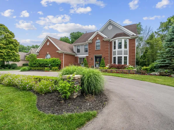 16124 Maplewood Ct, Northville, MI 48168