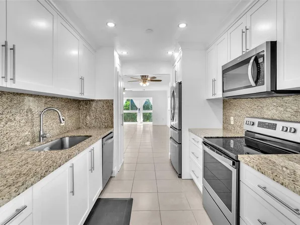 701 SW 142nd Ave APT 414S, Pembroke Pines, FL 33027