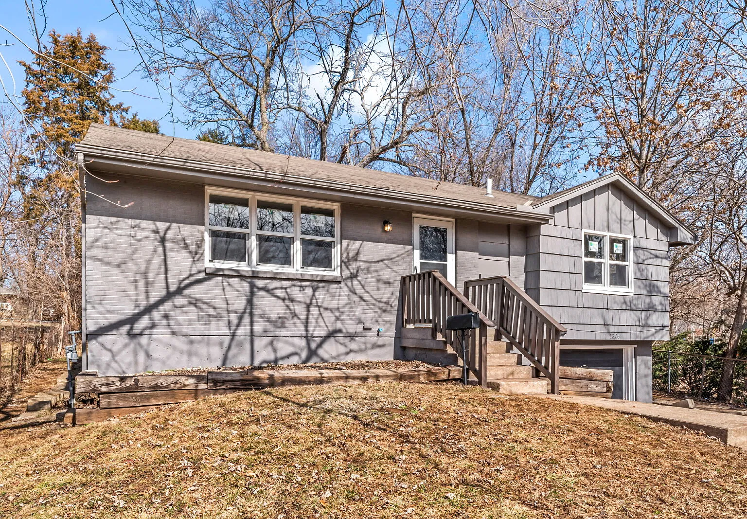 3 bed, 1.5 bath, 1040 sqft, $1,500 — Photo 3