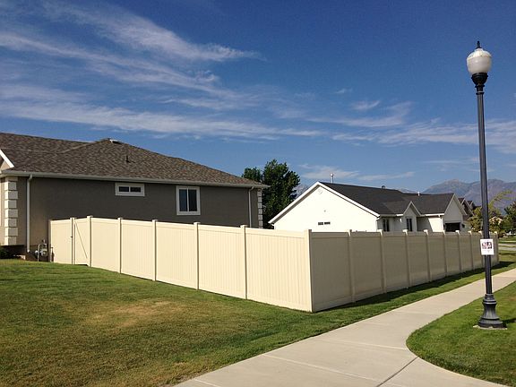 Side yard fenced
