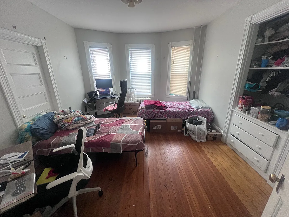 Building Photo - 90 Fisher Ave #1