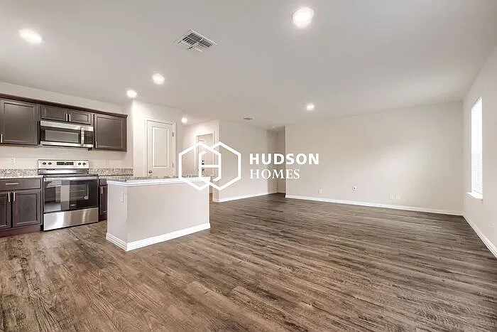 2434 Bermuda Dr — Photo 5