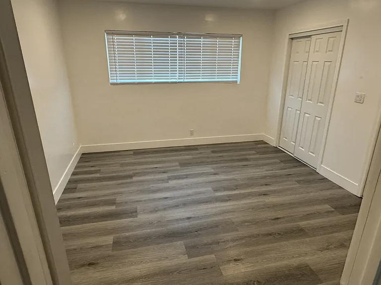 Royal Palms Apartment Complex — Photo 14