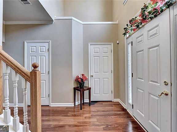 5th image of 2390 Walnut Grove Way