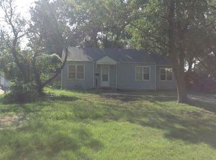 2327 SE Kentucky Ave, Topeka, KS 66605