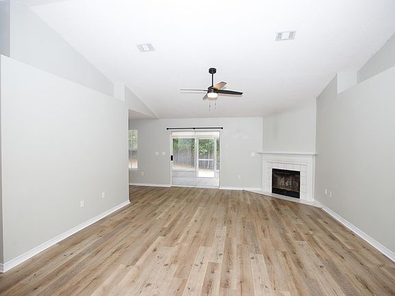 3rd image of 1305 Jefferyscot Ct