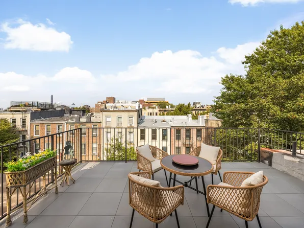 591 Tenth Street image 22 of 26