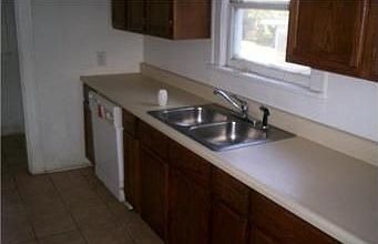 4th image of 5235 Euclid Ave
