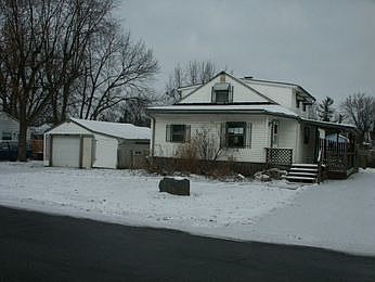 2nd image of 2325 Wilding Ave