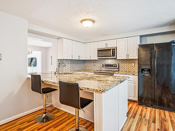 4th image of 756 Clifftop Dr
