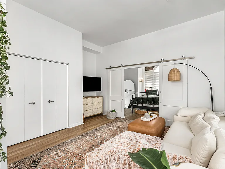 3401 Butler St #F2 — Photo 1