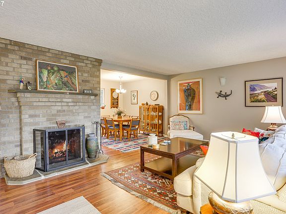 4th image of 5713 NE 30th Ave