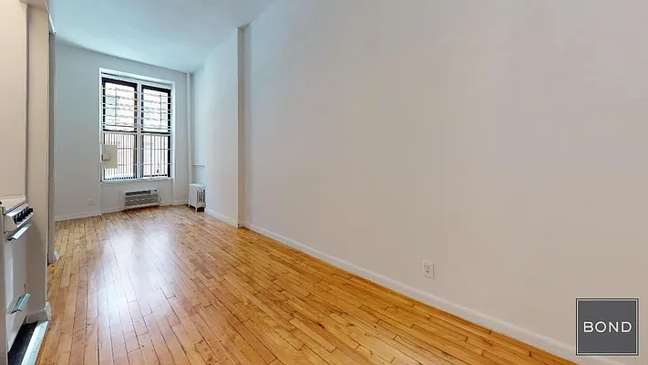 Rented by Bond New York | media 15