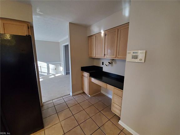 5th image of 202 Saint George Dr