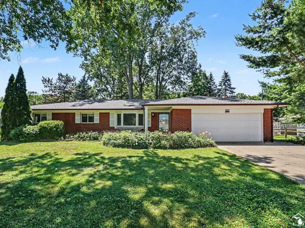 7441 Indian Rd, Temperance, MI 48182