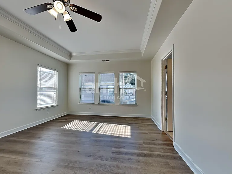 105 Summer Hill Ct — Photo 11
