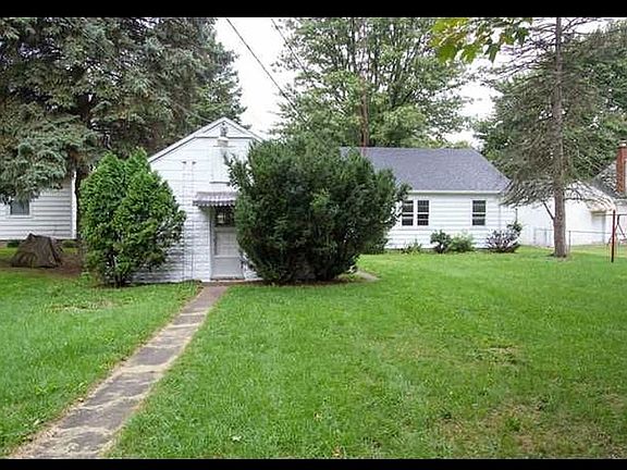2nd image of 621 W Park St