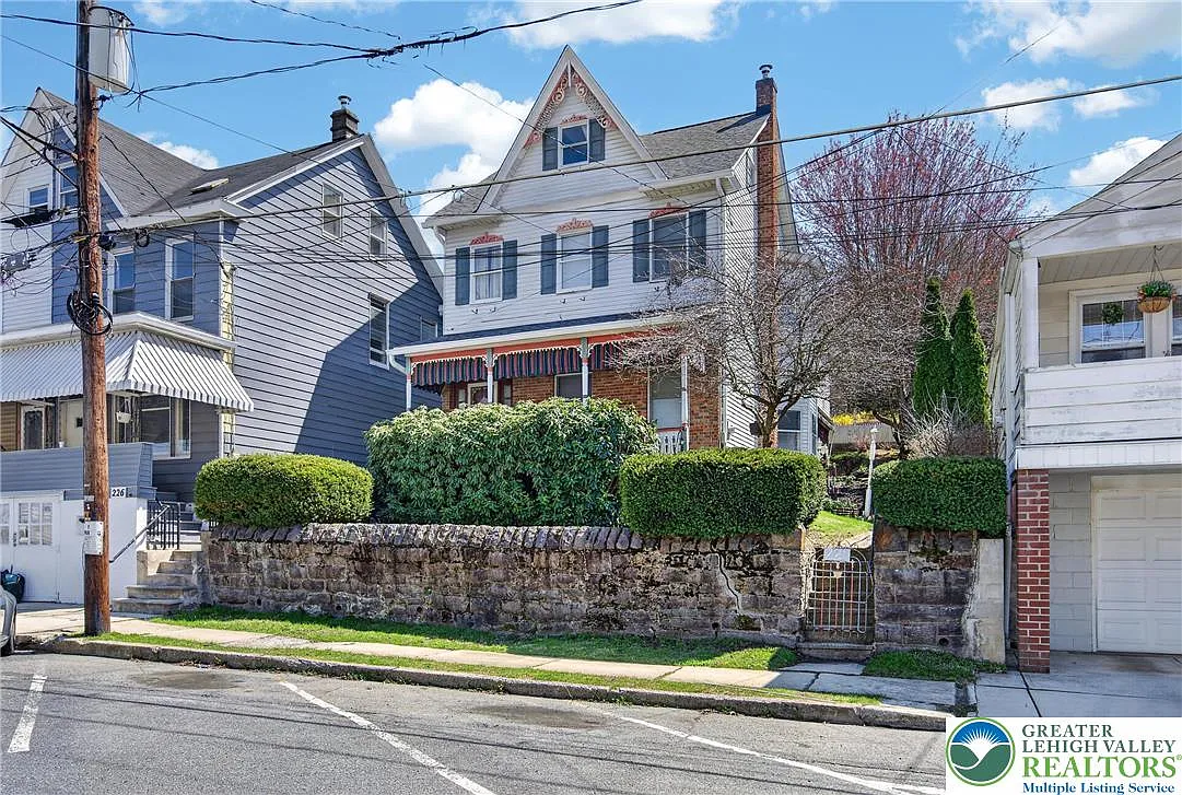 228 W Abbott St photo 1
