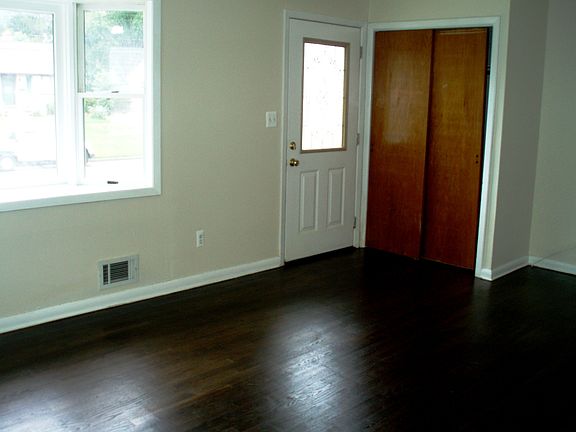 Main entry into family room