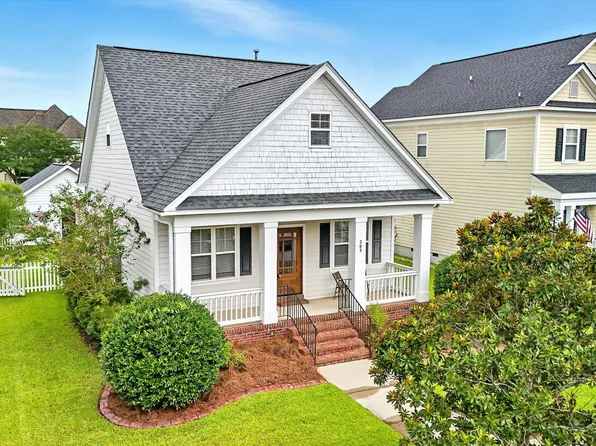 203 Hydrangea St, Summerville, SC 29483