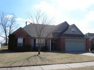 4523 Bernheim Dr, Owensboro, KY 42301