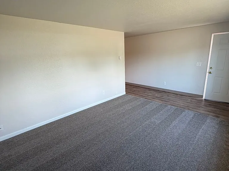 3998 Linn Ave SE — Photo 11