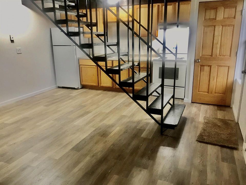 1st image of 67 Riley St #D