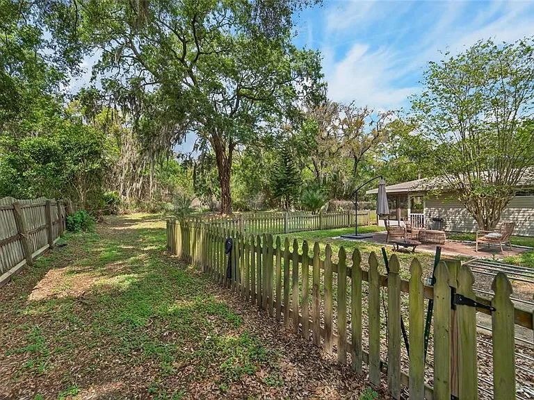 5502 Peach Ave — Photo 45