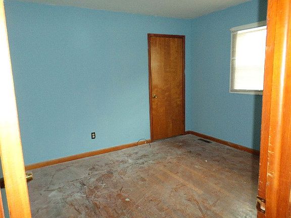 5th image of 1727 Oak St