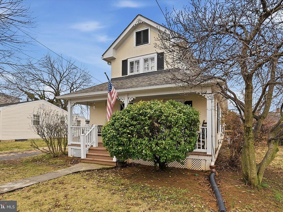 1st image of 939 Woodland Ave