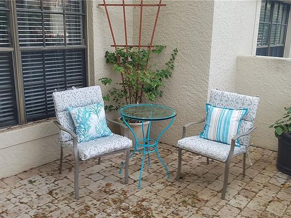 2nd image of 301 Los Prados Dr #301