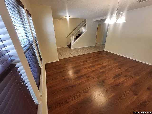 4 bed, 2.5 bath, 2856 sqft, $2,500 — Photo 4