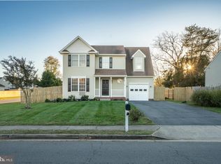 10800 Hamiltons Crossing Dr, Fredericksburg, VA 22408