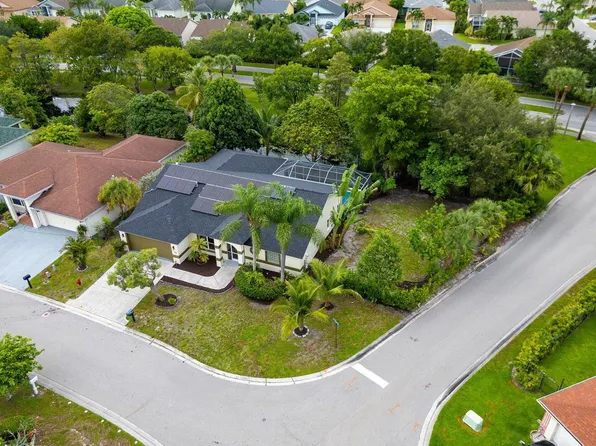 1102 Hatteras Circle, Greenacres, FL 33413