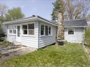 61 N Crooked Lake Dr, Kalamazoo, MI 49009