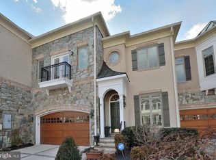 18373 Eagle Point Sq, Leesburg, VA 20176