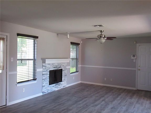 4th image of 3006 Twin Creek Dr