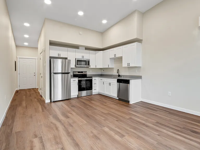 2108 S J St #101 — Photo 14