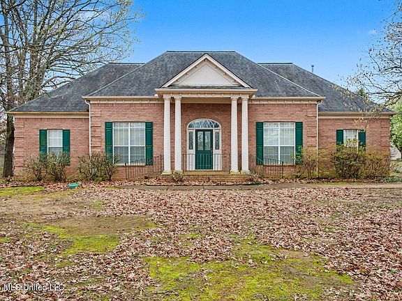 2nd image of 655 Long St