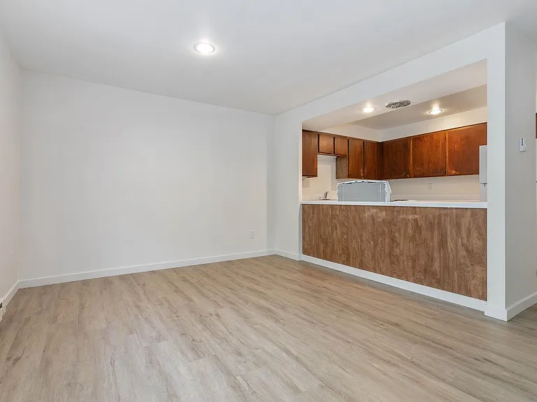 Glacier Park Apartments — Photo 25
