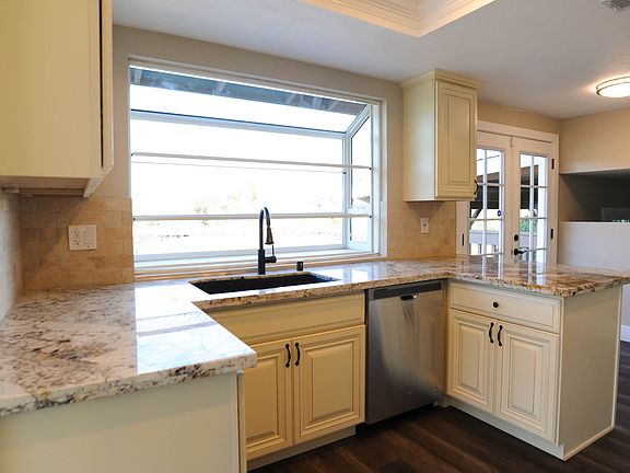 3rd image of 8337 Olivine Ave