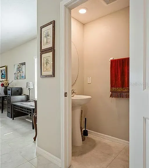 5 bed, 2264 sqft, $3,000 — Photo 4