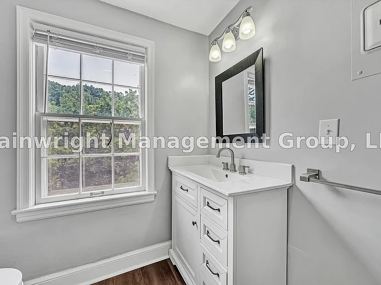 4374 Sheldon Dr — Photo 12