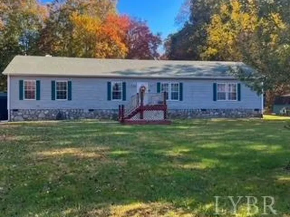 210 Merritt Ln, Altavista, VA 24517
