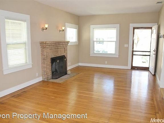 5th image of 3874 3rd Ave