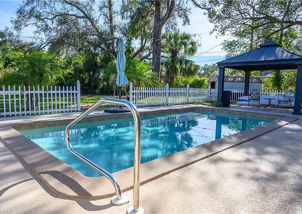 1st image of 4646 Siesta Cir