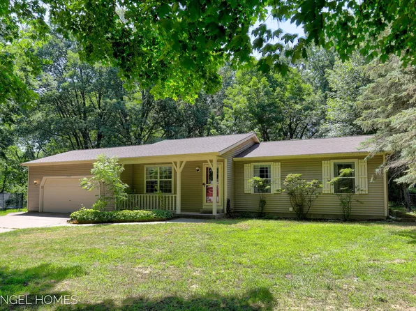 15262 Krueger St, Spring Lake, MI 49456