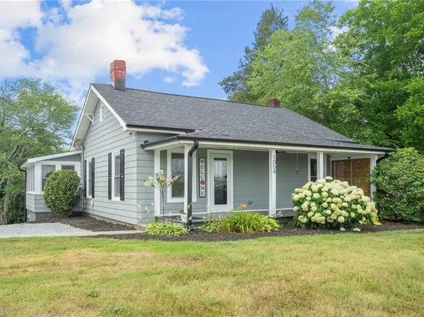 1054 Red Bank Rd, Germanton, NC 27019